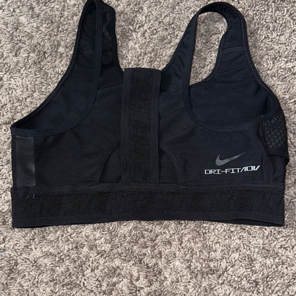 Nike Women's Black Textured Sports Bra